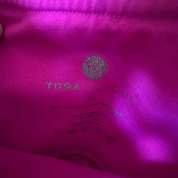 Yogalicious Pink Leggings for Bold Style - Picture 3 of 4